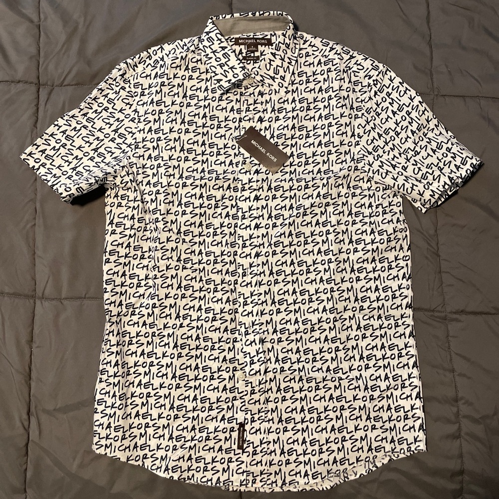 Michael Kors short sleeve shirt, classic fit.